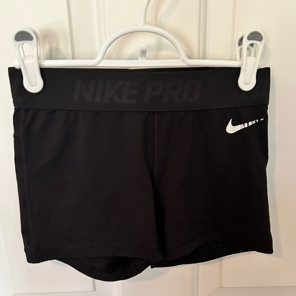Nike dry fit short, like new, size Small.